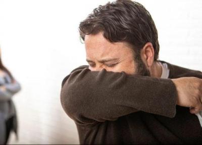 هرگز در آرنج برهنه سرفه یا عطسه نکنید
