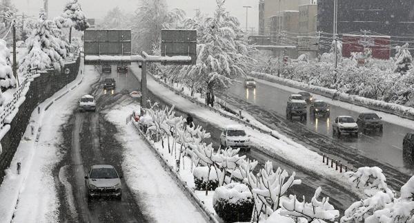 تصاویر خیابان های معروف تهران قدیم در روز های برفی تصاویر خیابان های معروف تهران قدیم در روز های برفی
