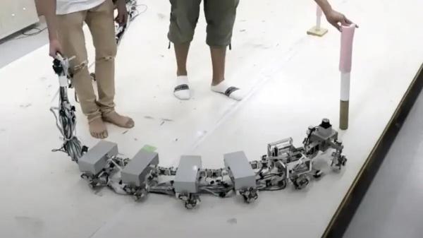 ژاپنی ها یک ربات عجیب 100 پا ساختند، عکس