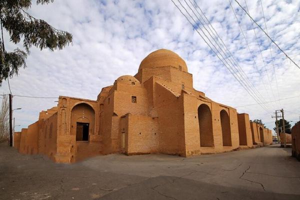 رئیس اداره میراث فرهنگی اردستان: مسجد جامع اردستان به حال خود رها شده است